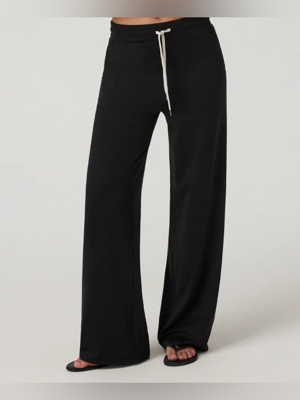 Vuori Halo Essentials Wideleg Drawstring Pants